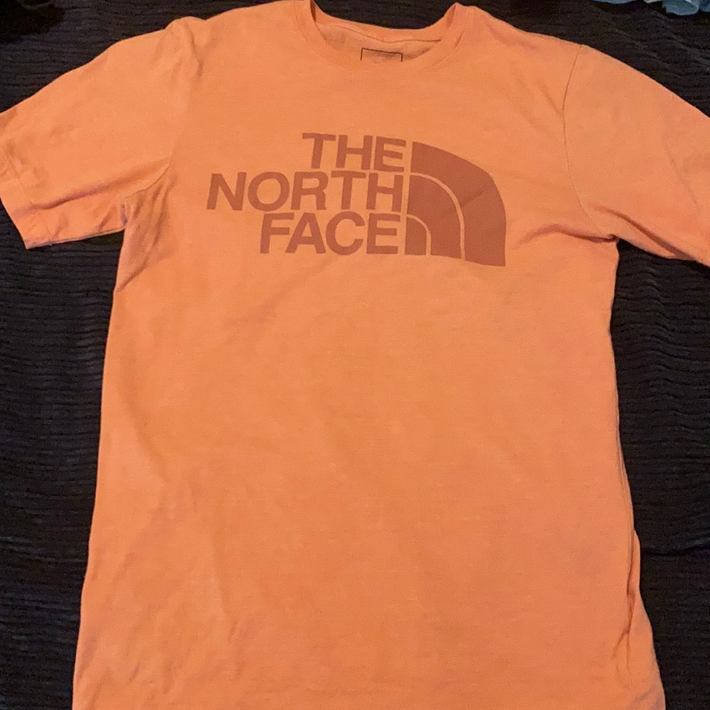 Short sleeve, salmon, North Face t-shirt